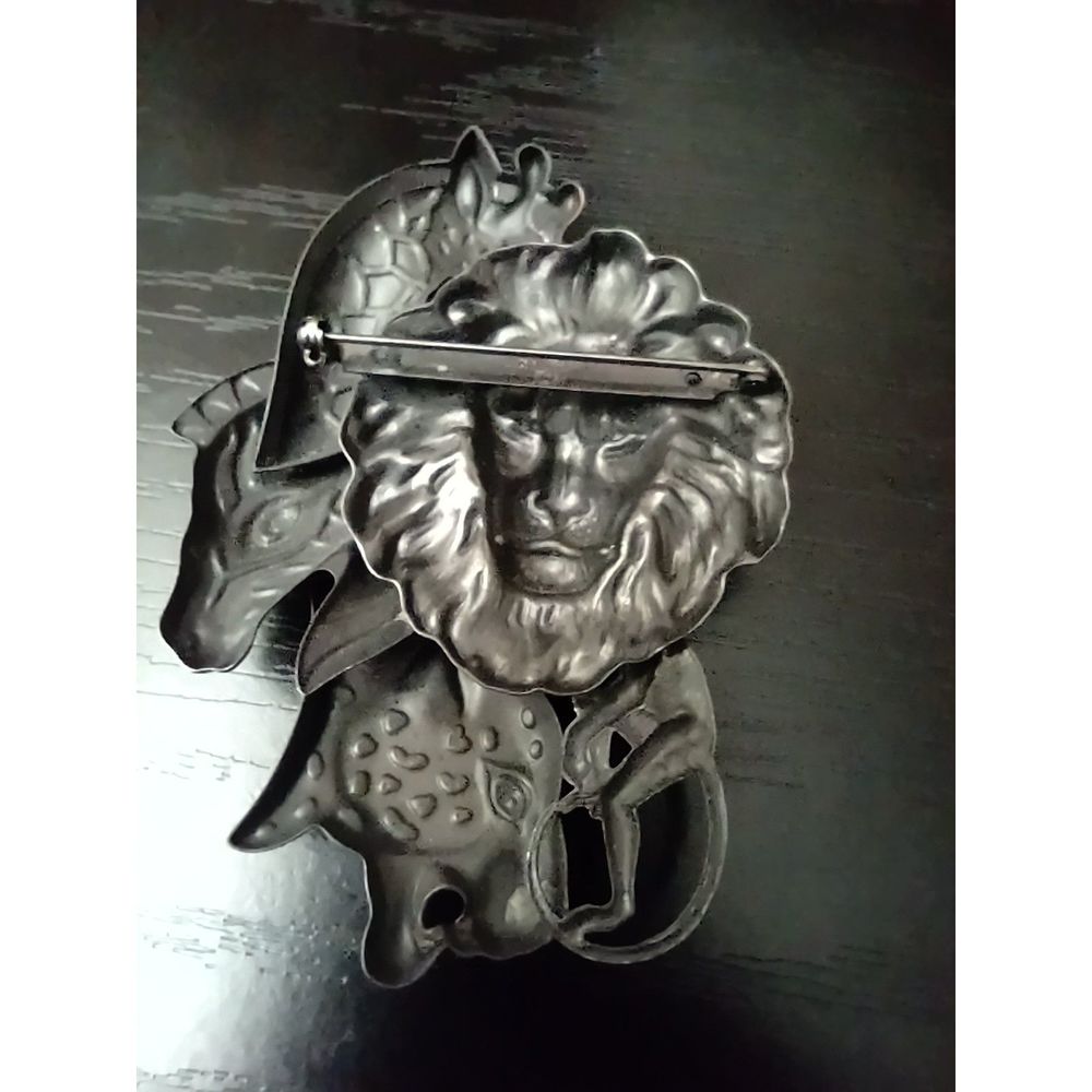 Safari Animal Multi Color Large Pin - Picture 7 of 9